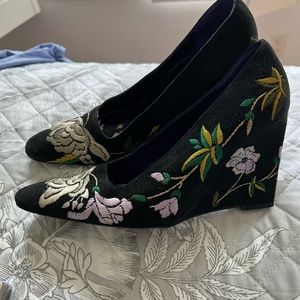 Fendi wedge heels tapestry 6.5